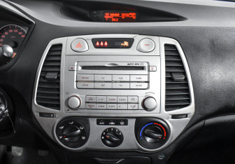 Подержанный автомобиль Hyundai i20 2009 года (15 фото)
