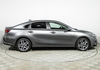 Подержанный автомобиль Kia Cerato Sedan 2019 года (4 фото)