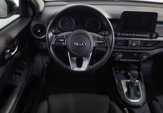 Подержанный автомобиль Kia Cerato Sedan 2020 года (10 фото)