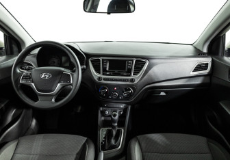 Подержанный автомобиль Hyundai Solaris Sedan 2020 года (13 фото)