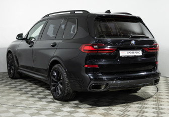 Подержанный автомобиль BMW X7 2019 года (7 фото)