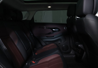 Подержанный автомобиль Land Rover Range Rover Evoque 2024 года (23 фото)
