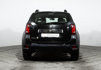 Подержанный автомобиль Renault Duster 2016 года (6 фото)