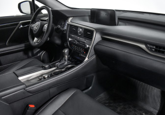 Подержанный автомобиль Lexus RX 2017 года (13 фото)