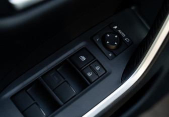 Новый Toyota RAV4 2025 (18 фото)