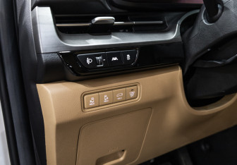 Подержанный автомобиль Kia Carnival 2020 года (27 фото)