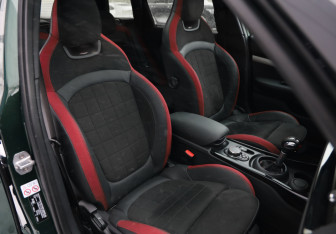 Подержанный автомобиль MINI Clubman Wagon 2018 года (27 фото)