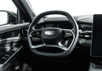 Подержанный автомобиль Geely Preface 2024 года (18 фото)