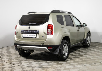 Подержанный автомобиль Renault Duster 2013 года (5 фото)