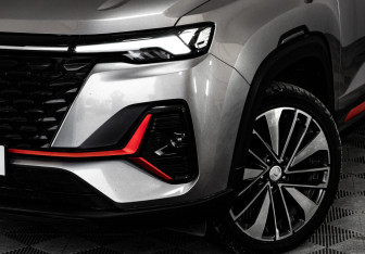 Подержанный автомобиль Changan CS35PLUS 2023 года (3 фото)