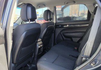 Подержанный автомобиль Kia Sorento 2017 года (11 фото)