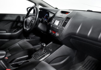 Подержанный автомобиль Kia Cerato Sedan 2013 года (13 фото)