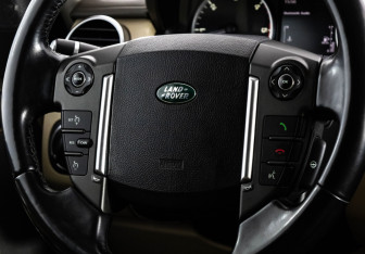 Подержанный автомобиль Land Rover Discovery 2011 года (12 фото)