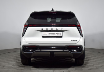 Подержанный автомобиль Geely Atlas 2023 года (6 фото)