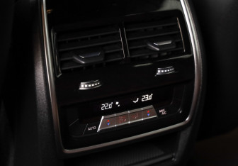 Подержанный автомобиль BMW X5 2020 года (23 фото)