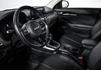 Подержанный автомобиль Kia Seltos 2022 года (9 фото)