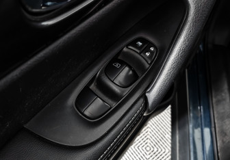 Подержанный автомобиль Nissan X-Trail 2020 года (10 фото)