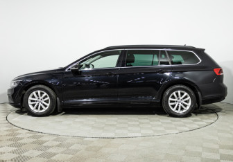 Подержанный автомобиль Volkswagen Passat Wagon 2019 года (8 фото)