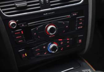 Подержанный автомобиль Audi A4 allroad 2012 года (16 фото)