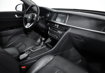 Подержанный автомобиль Kia Optima Sedan 2019 года (14 фото)