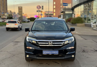 Подержанный автомобиль Honda Pilot 2017 года (2 фото)