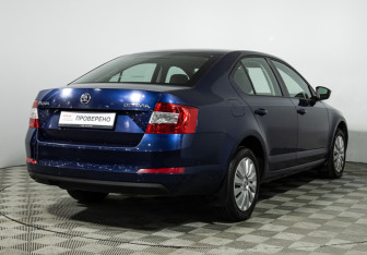 Подержанный автомобиль Skoda Octavia Liftback 2015 года (5 фото)