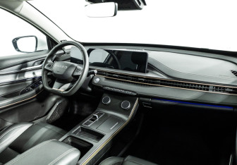 Подержанный автомобиль Exeed LX 2022 года (9 фото)