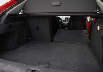 Подержанный автомобиль Audi Q3 2015 года (28 фото)