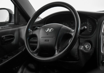Подержанный автомобиль Hyundai Sonata 2008 года (15 фото)