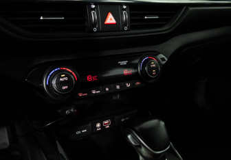 Подержанный автомобиль Kia Cerato Sedan 2019 года (17 фото)