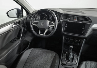 Подержанный автомобиль Volkswagen Tiguan 2021 года (9 фото)