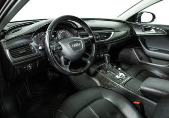 Подержанный автомобиль Audi A6 Sedan 2017 года (11 фото)
