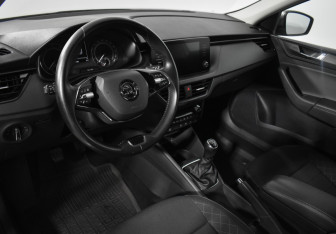 Подержанный автомобиль Skoda Rapid Liftback 2020 года (9 фото)