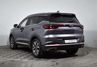 Подержанный автомобиль Chery Tiggo 7 Pro 2022 года (7 фото)