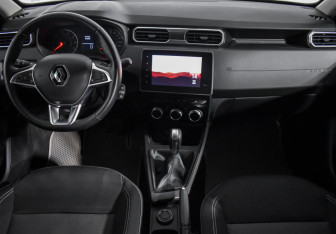 Подержанный автомобиль Renault Duster 2021 года (15 фото)