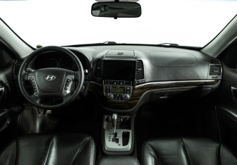 Подержанный автомобиль Hyundai Santa Fe 2011 года (13 фото)