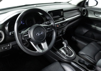 Подержанный автомобиль Kia K3 Sedan 2020 года (11 фото)
