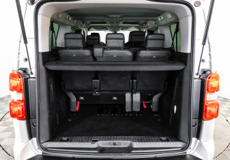 Подержанный автомобиль Peugeot Traveller 2020 года (27 фото)