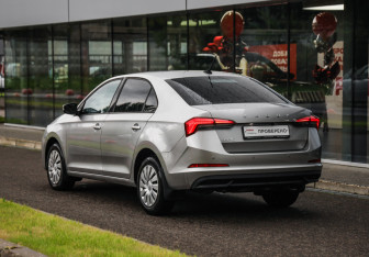 Подержанный автомобиль Skoda Rapid Liftback 2020 года (8 фото)