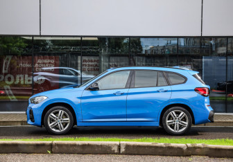 Подержанный автомобиль BMW X1 2020 года (9 фото)