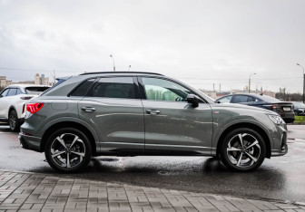 Подержанный автомобиль Audi Q3 2024 года (6 фото)