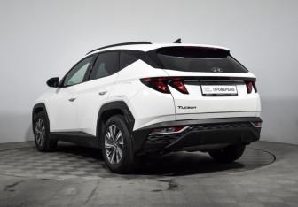 Подержанный автомобиль Hyundai Tucson 2023 года (7 фото)