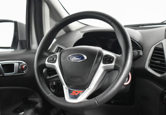 Подержанный автомобиль Ford EcoSport 2014 года (14 фото)