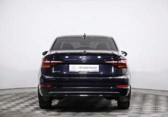 Подержанный автомобиль Volkswagen Jetta Sedan 2020 года (6 фото)