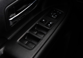 Подержанный автомобиль Mitsubishi Outlander 2014 года (16 фото)
