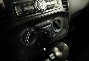 Подержанный автомобиль Nissan Juke 2014 года (11 фото)