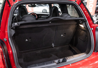 Подержанный автомобиль MINI Hatch 2019 года (26 фото)