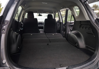 Подержанный автомобиль Toyota RAV4 2015 года (26 фото)