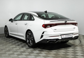 Подержанный автомобиль Kia K5 2020 года (7 фото)