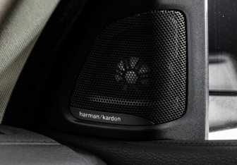 Подержанный автомобиль BMW X6 2017 года (22 фото)